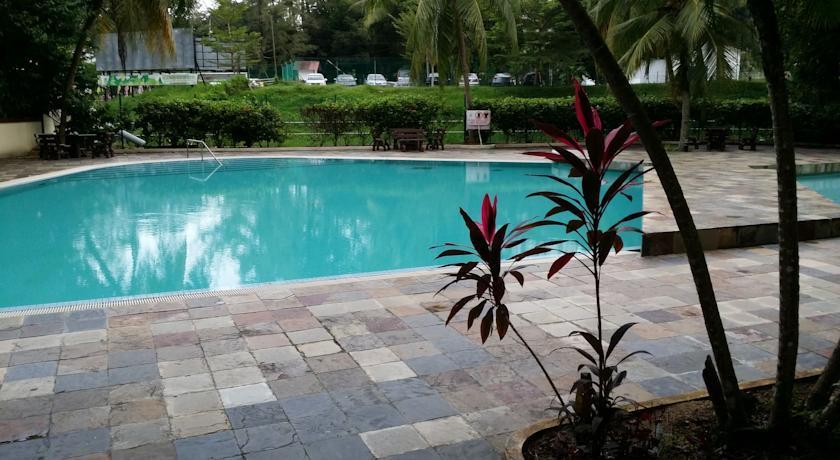 Pinang Beach Apartment @ Bayu Emas Batu Feringgi Bagian luar foto